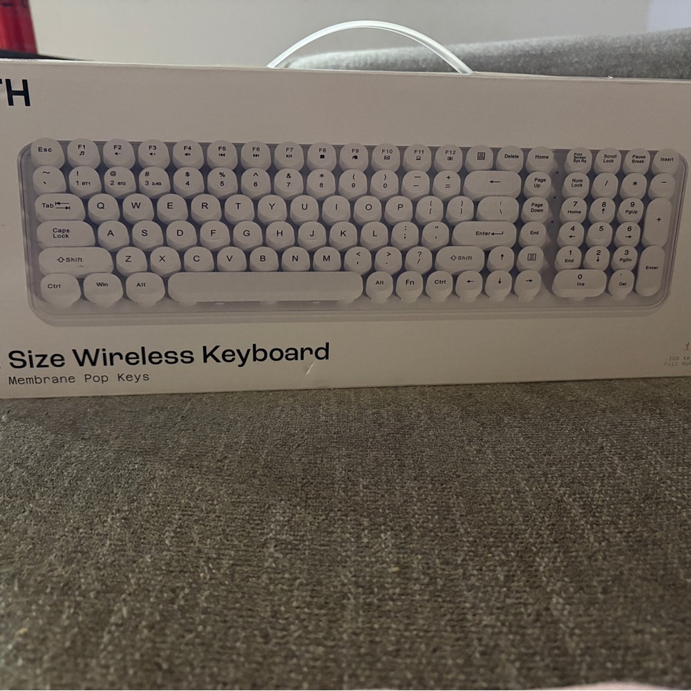 Compact White Wireless Keyboard - Pop Key Design